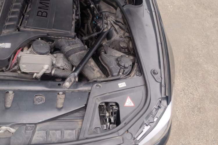 Used BMW 5 Series 2011 535i Luxury Sport Edition Engine Bay Left