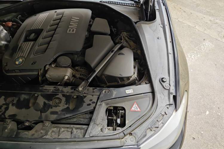Used BMW 5 Series 2011 523Li Leading Model Engine Bay Left