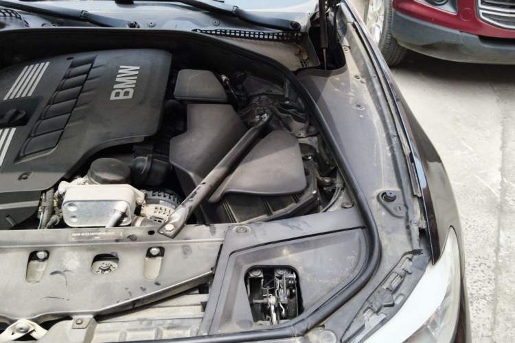 Used BMW 5 Series 2011 520Li Elegant Model Engine Bay Left