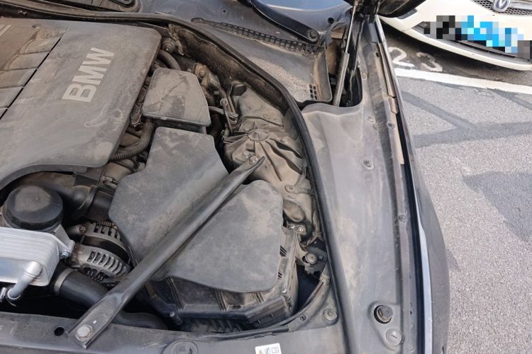 Used BMW 5 Series 2011 523Li Leading Model Engine Bay Left