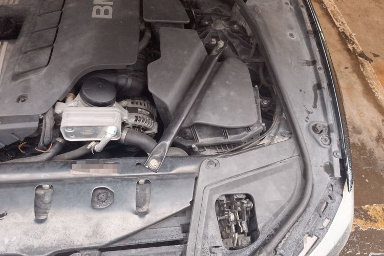Used BMW 5 Series 2011 520Li Elegant Model Engine Bay Left