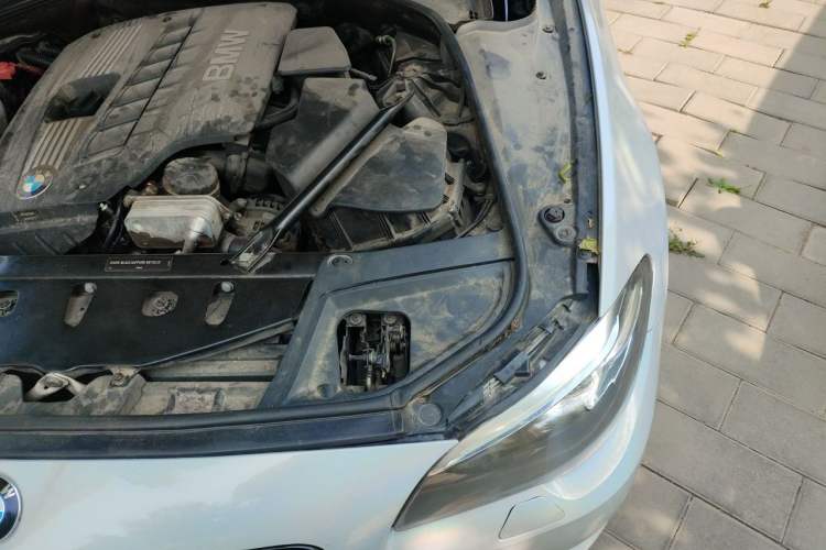 Used BMW 5 Series 2011 523Li Luxury Model Engine Bay Left