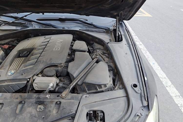 Used BMW 5 Series 2011 523Li Leading Model Engine Bay Left