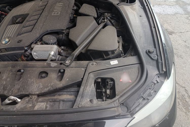 Used BMW 5 Series 2011 523Li Leading Model Engine Bay Left