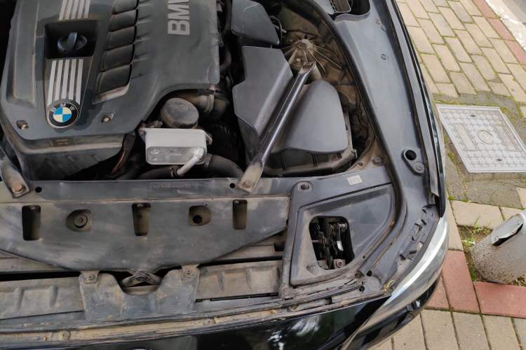 Used BMW 5 Series 2011 523Li Luxury Model Engine Bay Left