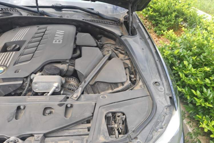 Used BMW 5 Series 2011 528Li Luxury Model Engine Bay Left