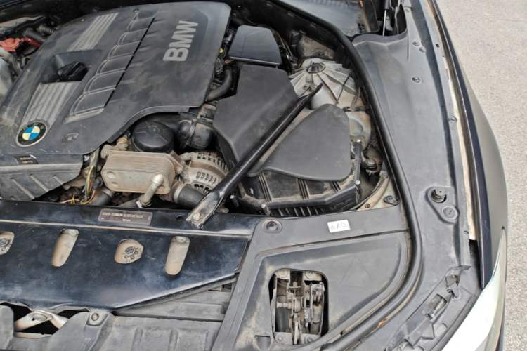 Used BMW 5 Series 2011 523Li Luxury Model Engine Bay Left