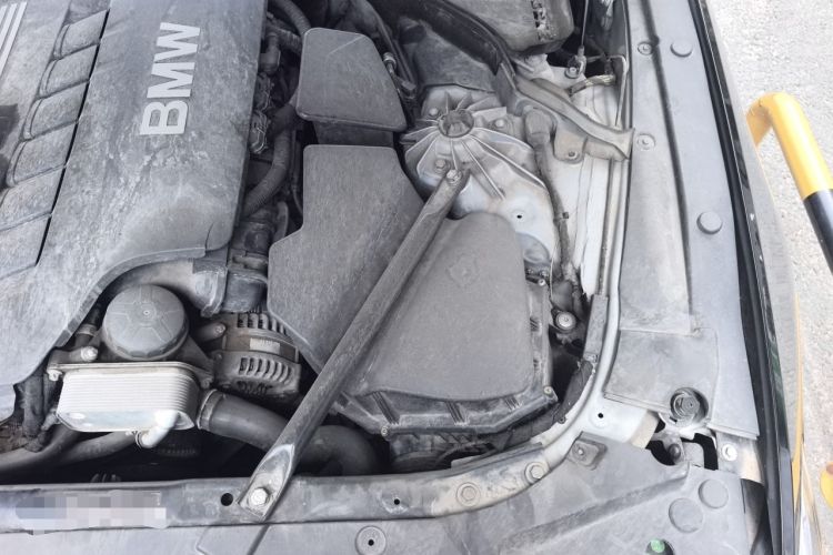 Used BMW 5 Series 2011 523Li Leading Model Engine Bay Left