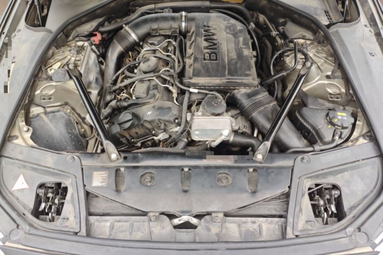 Used BMW 5 Series 2011 535Li Leading Model Engine Bay