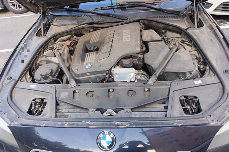 Used BMW 5 Series 2011 523Li Leading Model Engine Bay