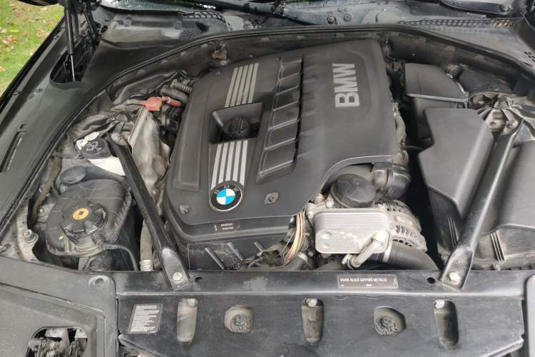 Used BMW 5 Series 2011 520Li Elegant Model Engine Bay Right