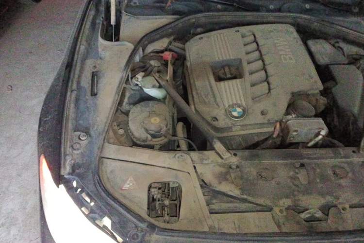 Used BMW 5 Series 2011 523Li Leading Model Engine Bay Right