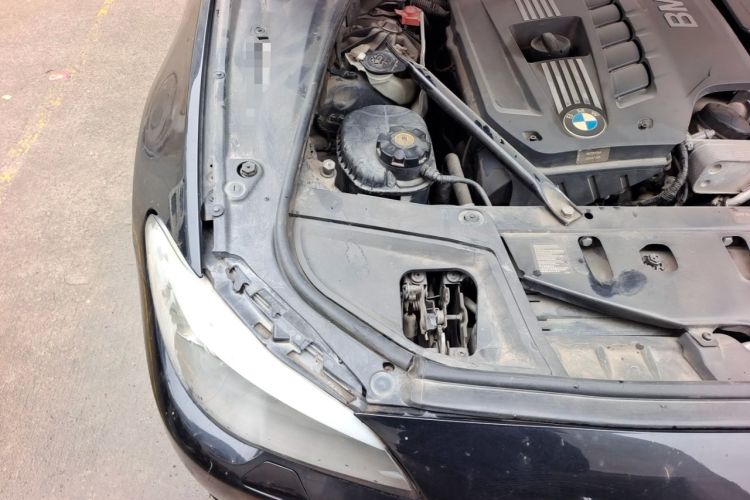 Used BMW 5 Series 2011 528Li Luxury Model Engine Bay Right