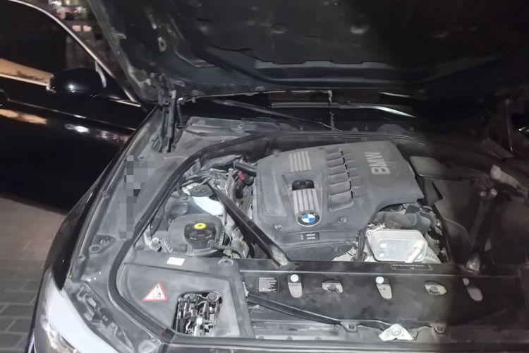 Used BMW 5 Series 2011 523Li Leading Model Engine Bay Right