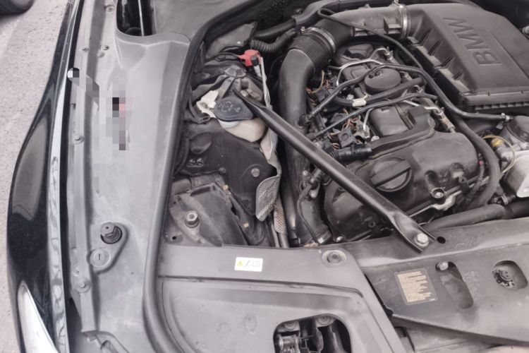 Used BMW 5 Series 2011 535i Sport Edition Engine Bay Right