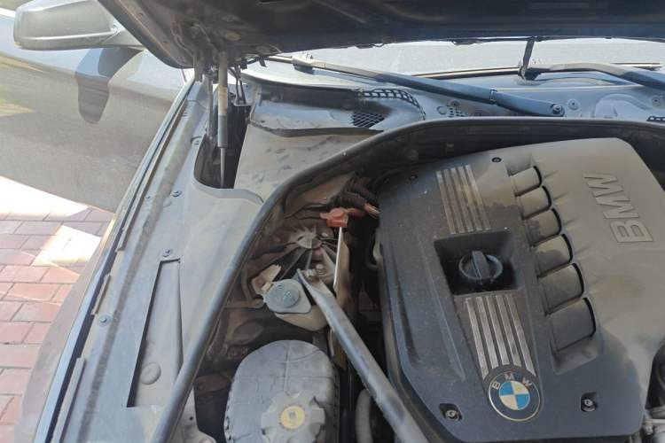 Used BMW 5 Series 2011 523Li Luxury Model Engine Bay Right