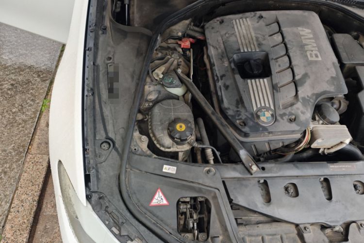 Used BMW 5 Series 2011 520Li Elegant Model Engine Bay Right