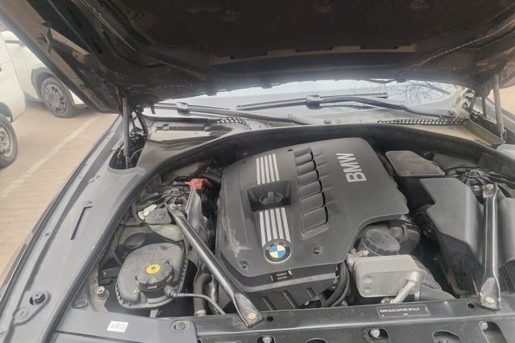 Used BMW 5 Series 2011 523Li Luxury Model Engine Bay Right