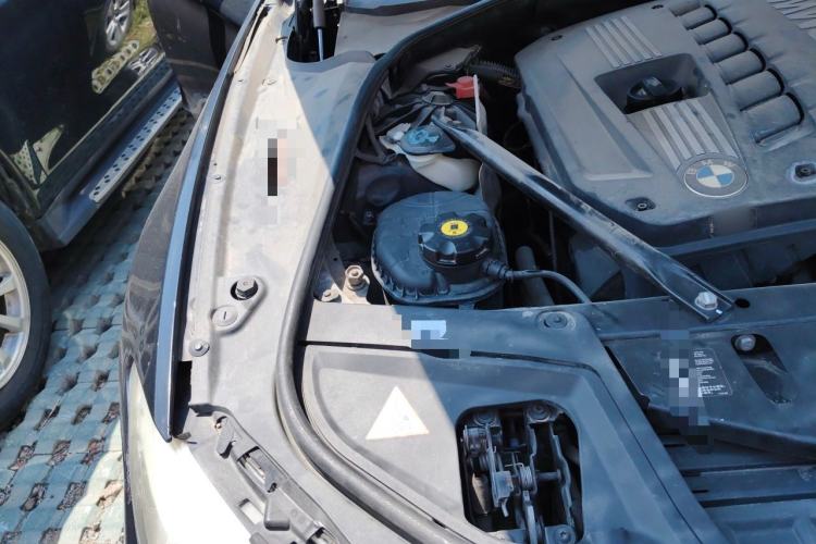 Used BMW 5 Series 2011 528Li Leading Model Engine Bay Right