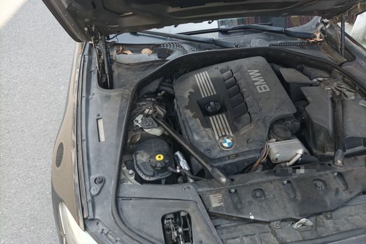Used BMW 5 Series 2011 520Li Elegant Model Engine Bay Right