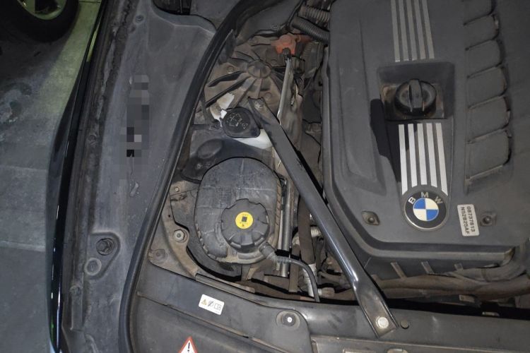 Used BMW 5 Series 2011 523i Leading Model Engine Bay Right