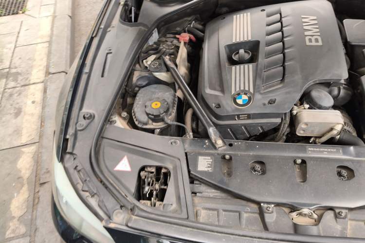 Used BMW 5 Series 2011 520Li Elegant Model Engine Bay Right