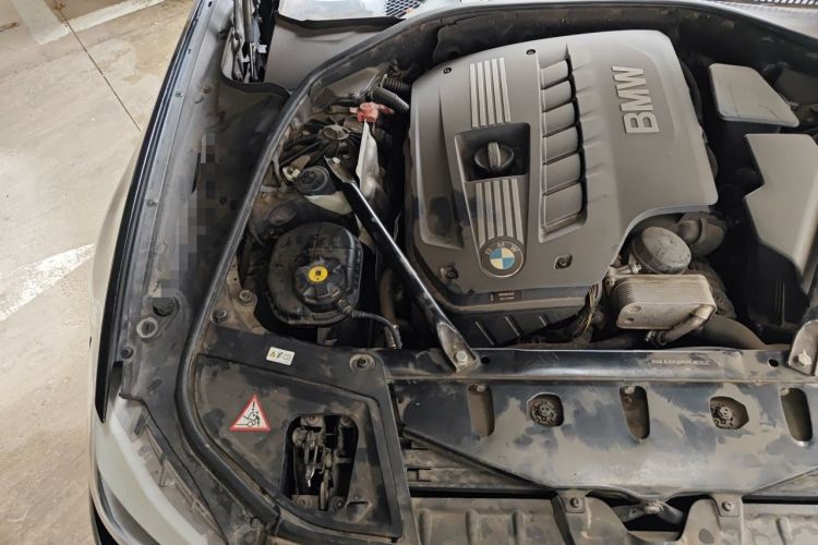 Used BMW 5 Series 2011 523Li Leading Model Engine Bay Right