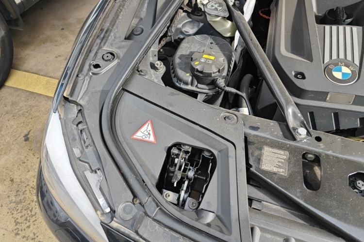 Used BMW 5 Series 2011 523Li Luxury Model Engine Bay Right