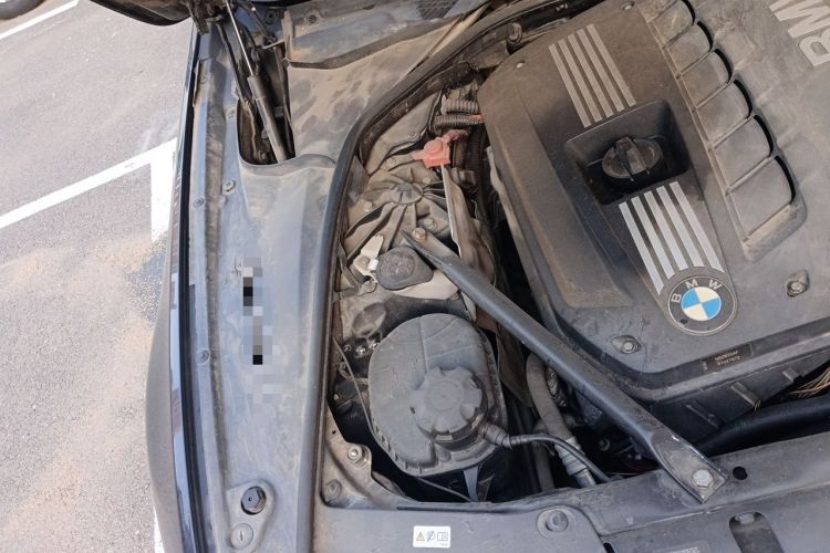 Used BMW 5 Series 2011 523Li Leading Model Engine Bay Right