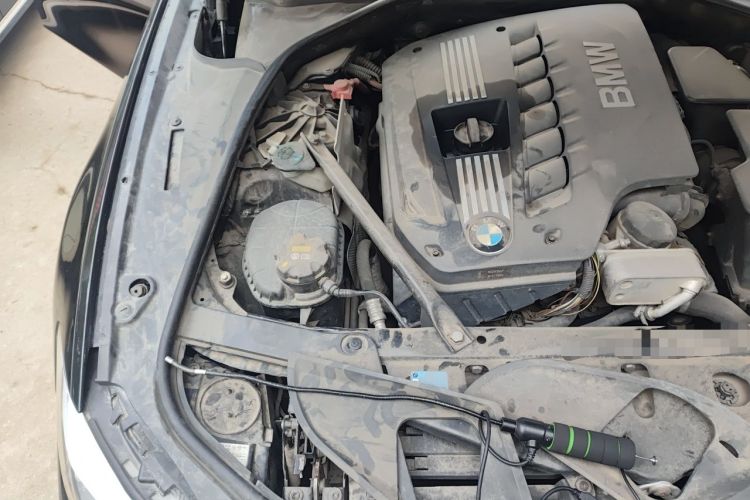 Used BMW 5 Series 2011 528Li Leading Model Engine Bay Right
