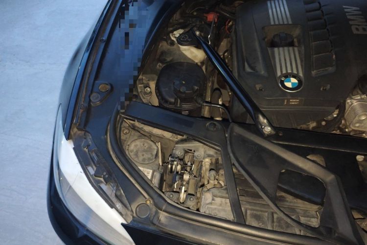 Used BMW 5 Series 2011 523Li Luxury Model Engine Bay Right