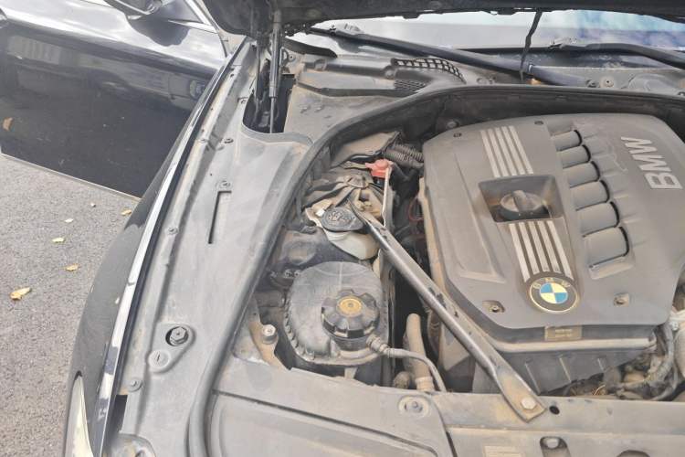 Used BMW 5 Series 2011 528Li Luxury Model Engine Bay Right