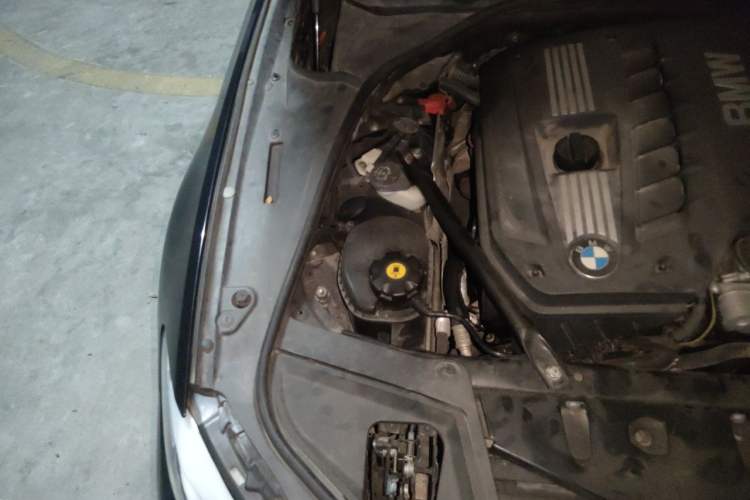 Used BMW 5 Series 2011 523Li Luxury Model Engine Bay Right