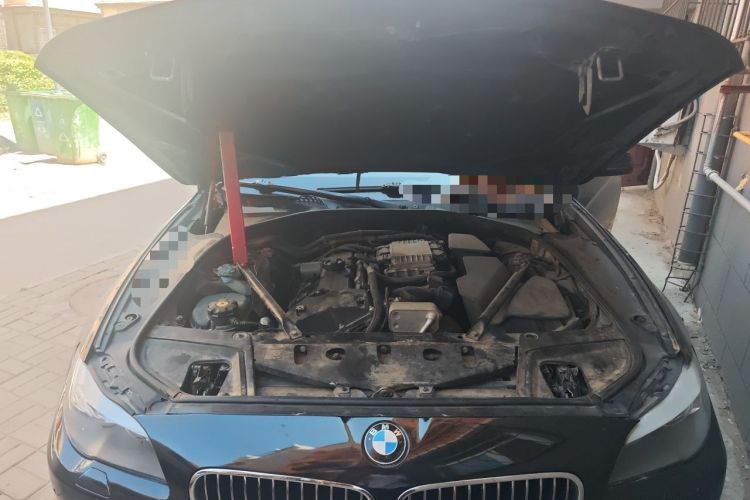 Used BMW 5 Series 2011 528Li Leading Model Engine Bay