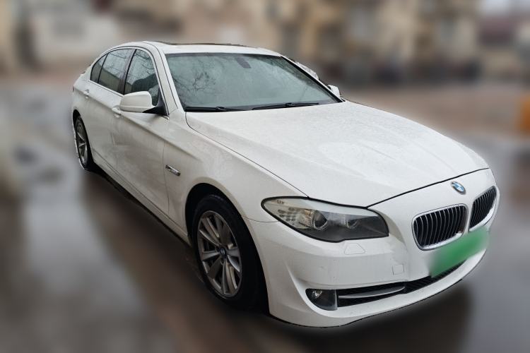 Used BMW 5 Series 2011 520Li Elegant Model Front Right 45 Deg