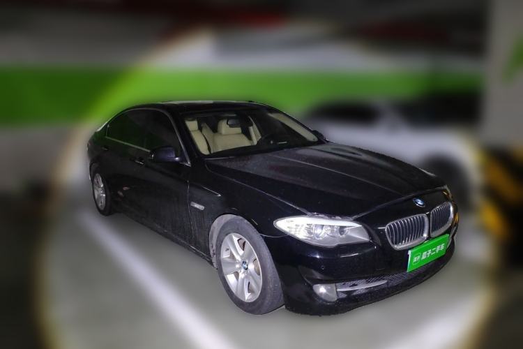 Used BMW 5 Series 2011 528Li Luxury Model Front Right 45 Deg