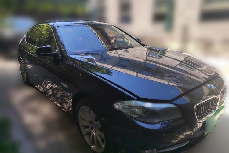 Used BMW 5 Series 2011 535i Luxury Sport Edition Front Right 45 Deg