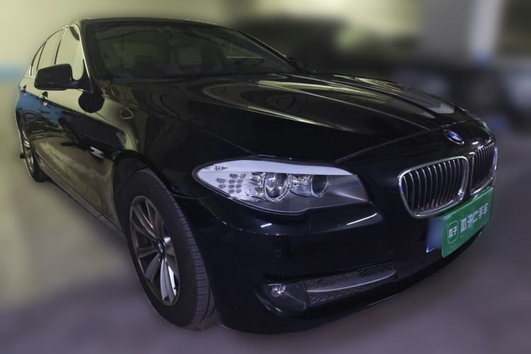 Used BMW 5 Series 2011 523i Leading Model Front Right 45 Deg