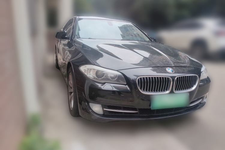 Used BMW 5 Series 2011 535i Luxury Sport Edition Front Right 45 Deg