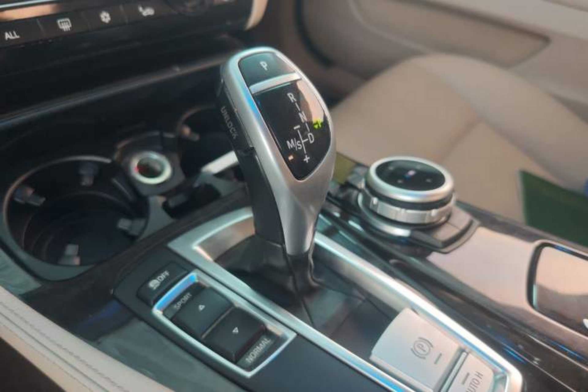 Used BMW 5 Series 2011 535i Sport Edition Gear Lever