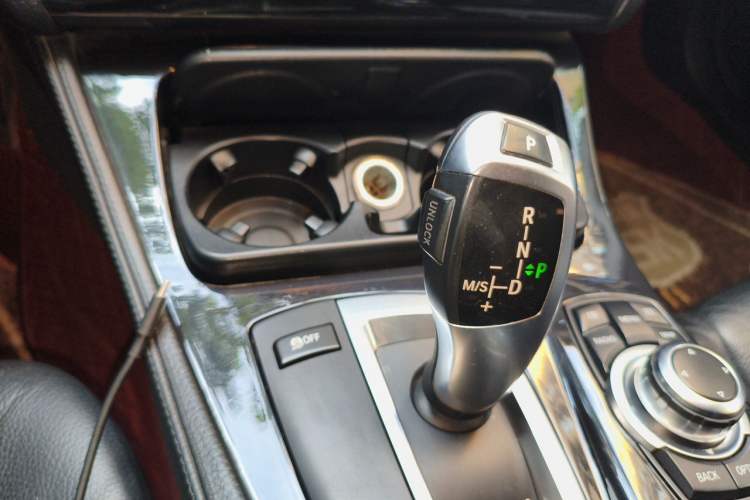 Used BMW 5 Series 2011 523Li Leading Model Gear Lever