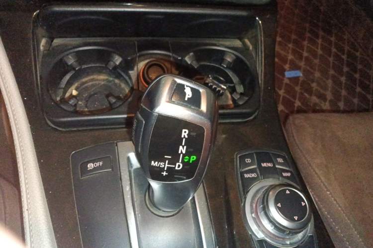 Used BMW 5 Series 2011 523Li Leading Model Gear Lever