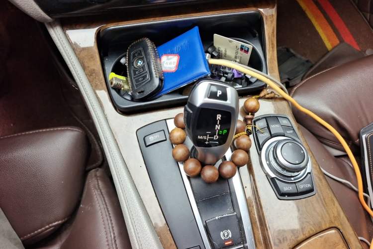 Used BMW 5 Series 2011 528Li Luxury Model Gear Lever