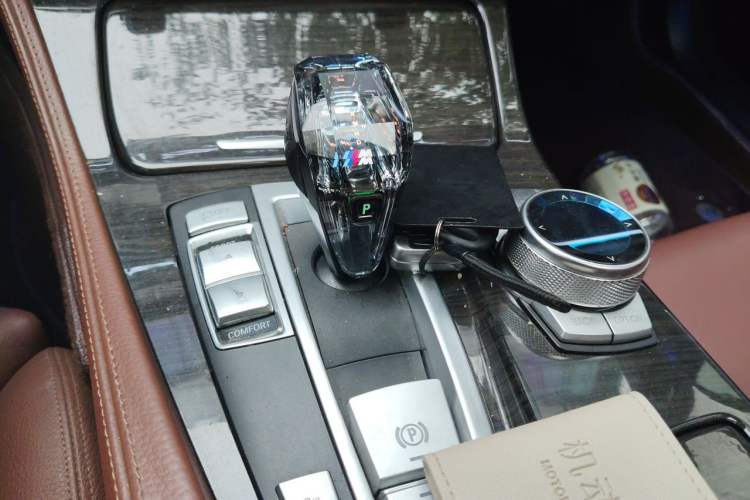 Used BMW 5 Series 2011 535i Sport Edition Gear Lever