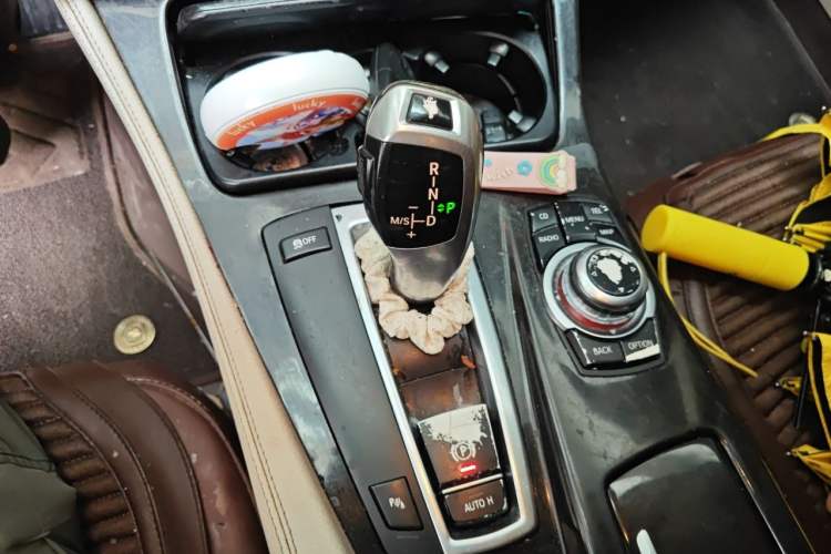 Used BMW 5 Series 2011 523Li Leading Model Gear Lever