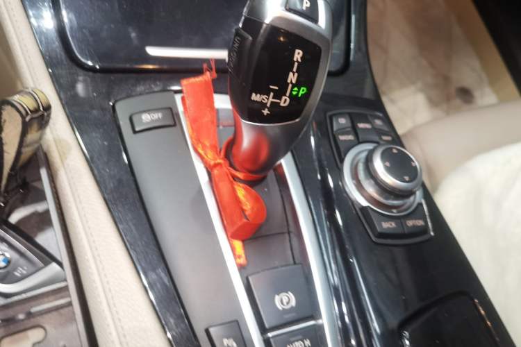 Used BMW 5 Series 2011 523Li Leading Model Gear Lever