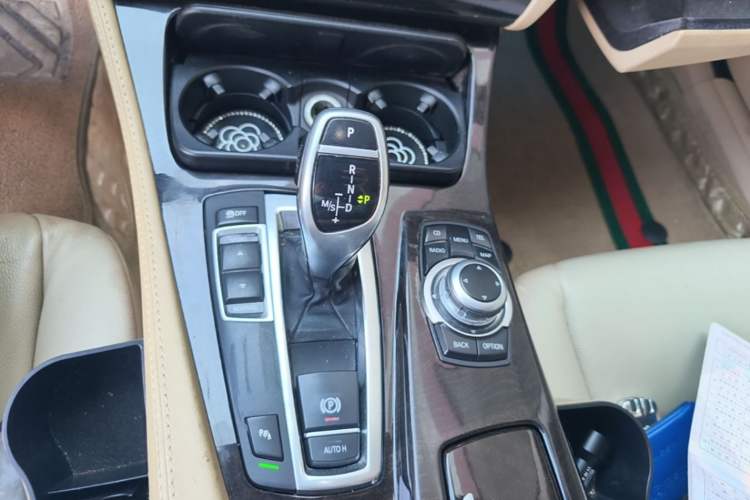 Used BMW 5 Series 2011 535i Sport Edition Gear Lever