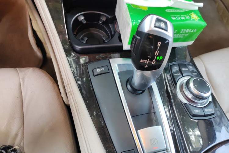 Used BMW 5 Series 2011 523Li Luxury Model Gear Lever