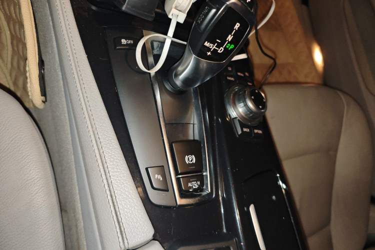 Used BMW 5 Series 2011 523Li Luxury Model Gear Lever