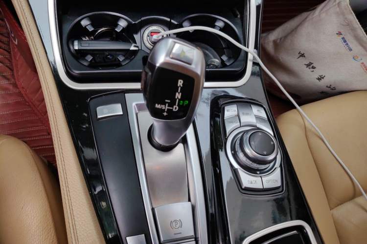 Used BMW 5 Series 2011 523Li Luxury Model Gear Lever